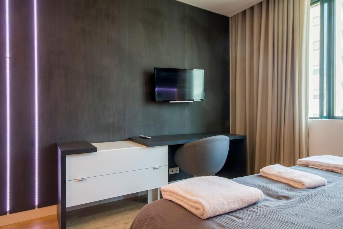 418 Apartamento Gale Wifi, Estacionamento, Elevador Порту Экстерьер фото